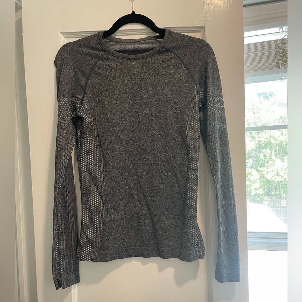 Figs Salta performance under scrub in gray